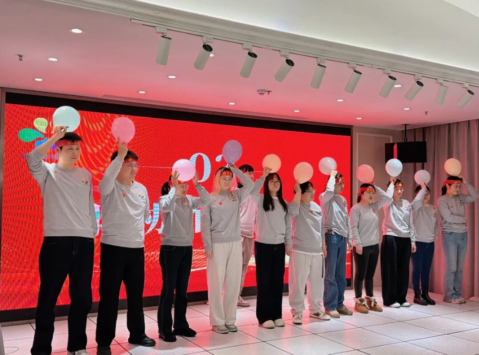 colorfly Stationery team taking oath at New Trade Festival kickoff